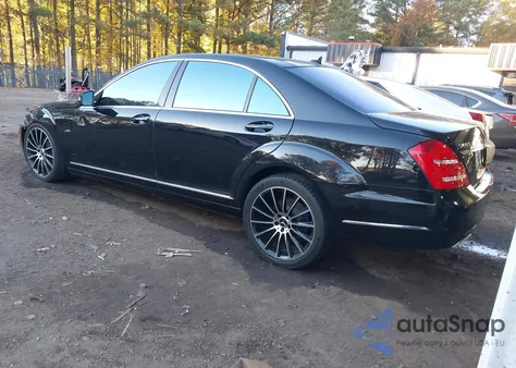 2012 Mercedes-Benz S 550 4Matic z USA, uszkodzony, nr VIN WDDNG9EB3CA433879